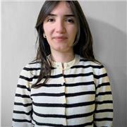 Docente di lettere impartisce lezioni di latino e italiano.